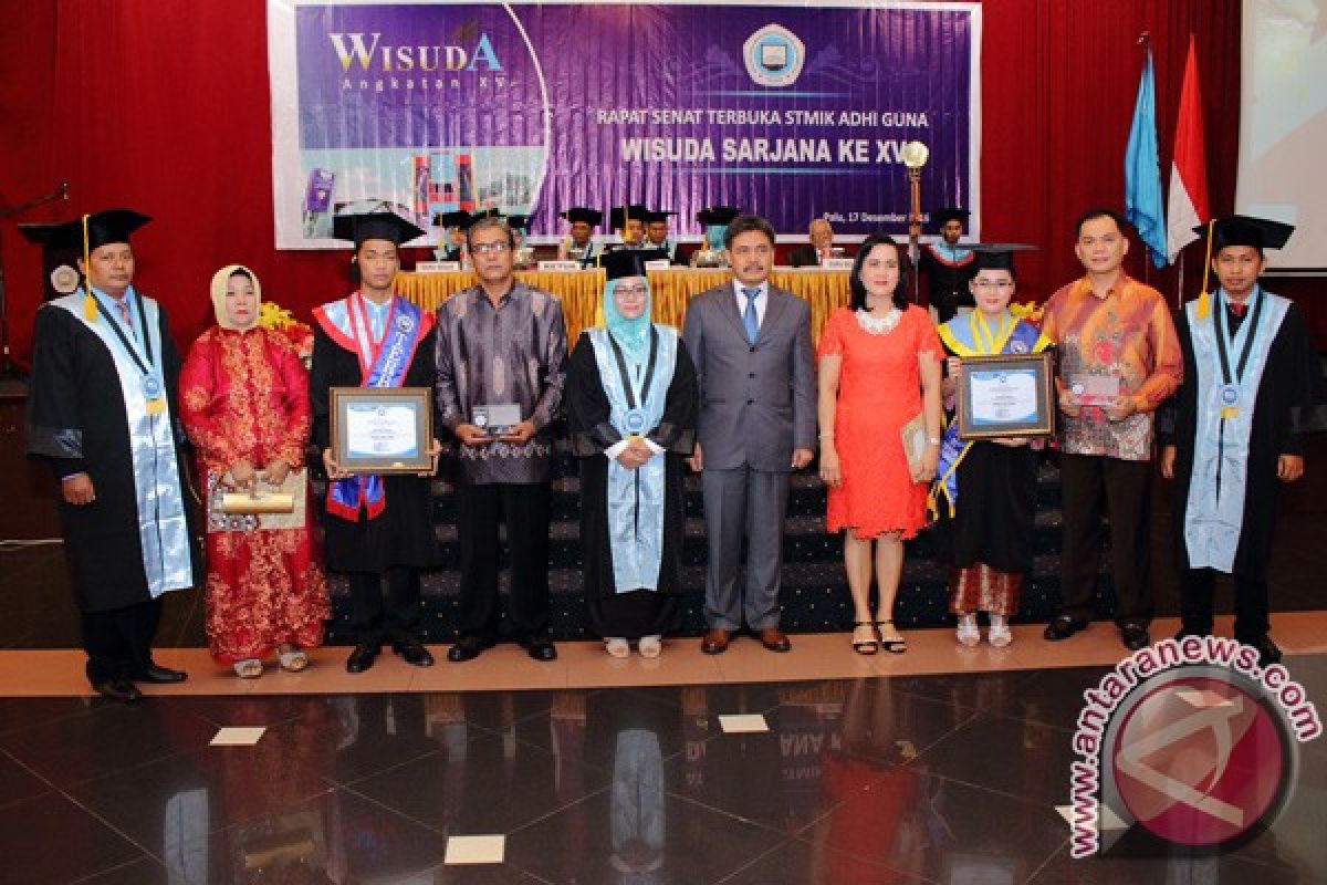 Sofware Wisudawan Terbaik STMIK Adhi Guna Dipakai Di BPS