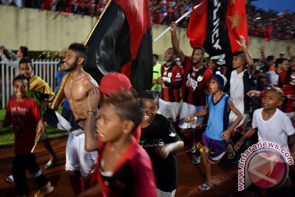 Bungkam PSM 4-2, Persipura rebut gelar juara