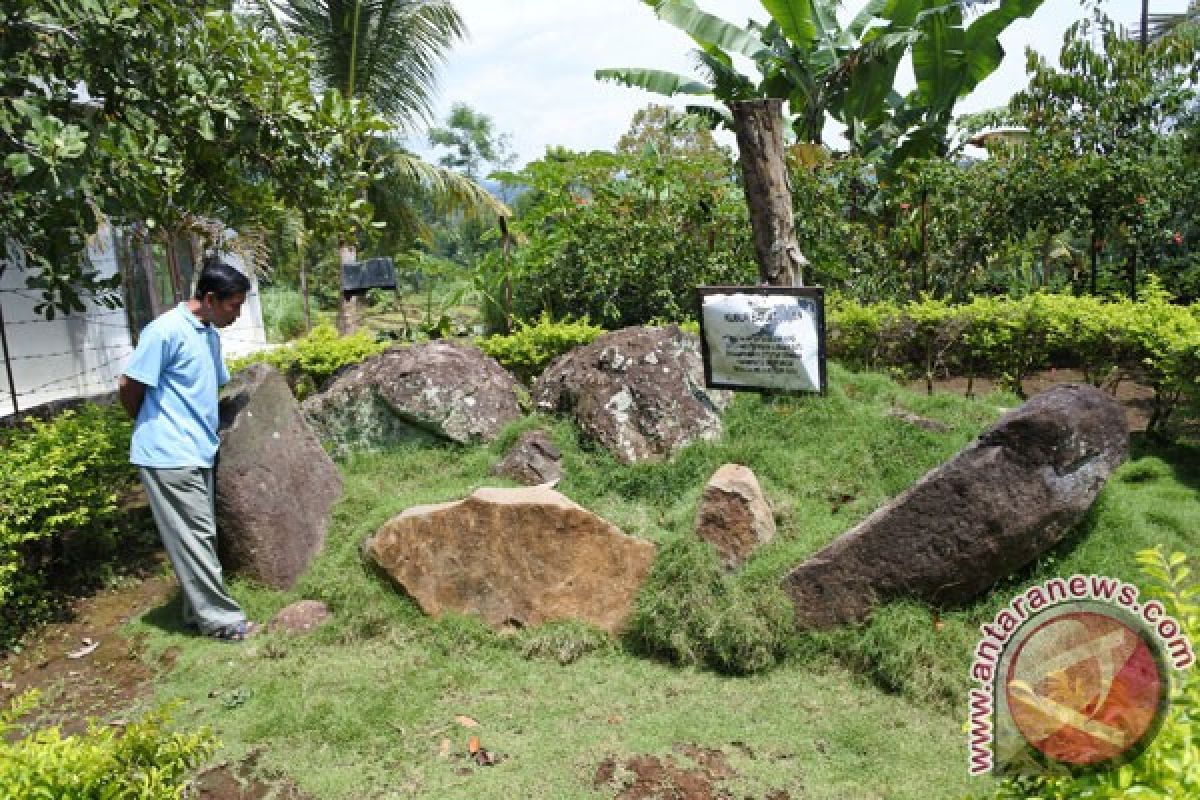 UGM ekskavasi makam kubur batu Bojonegoro September