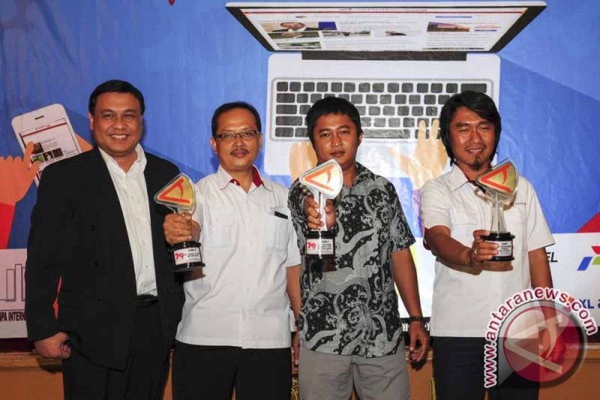 Raih juara II Foto Jurnalistik 