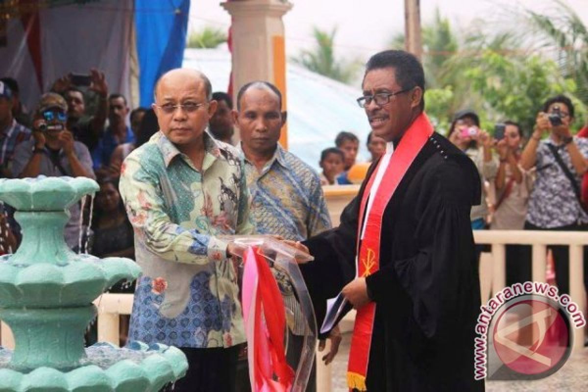 Bupati Hadiri 100 Tahun Injil Masuk Ohoiwait