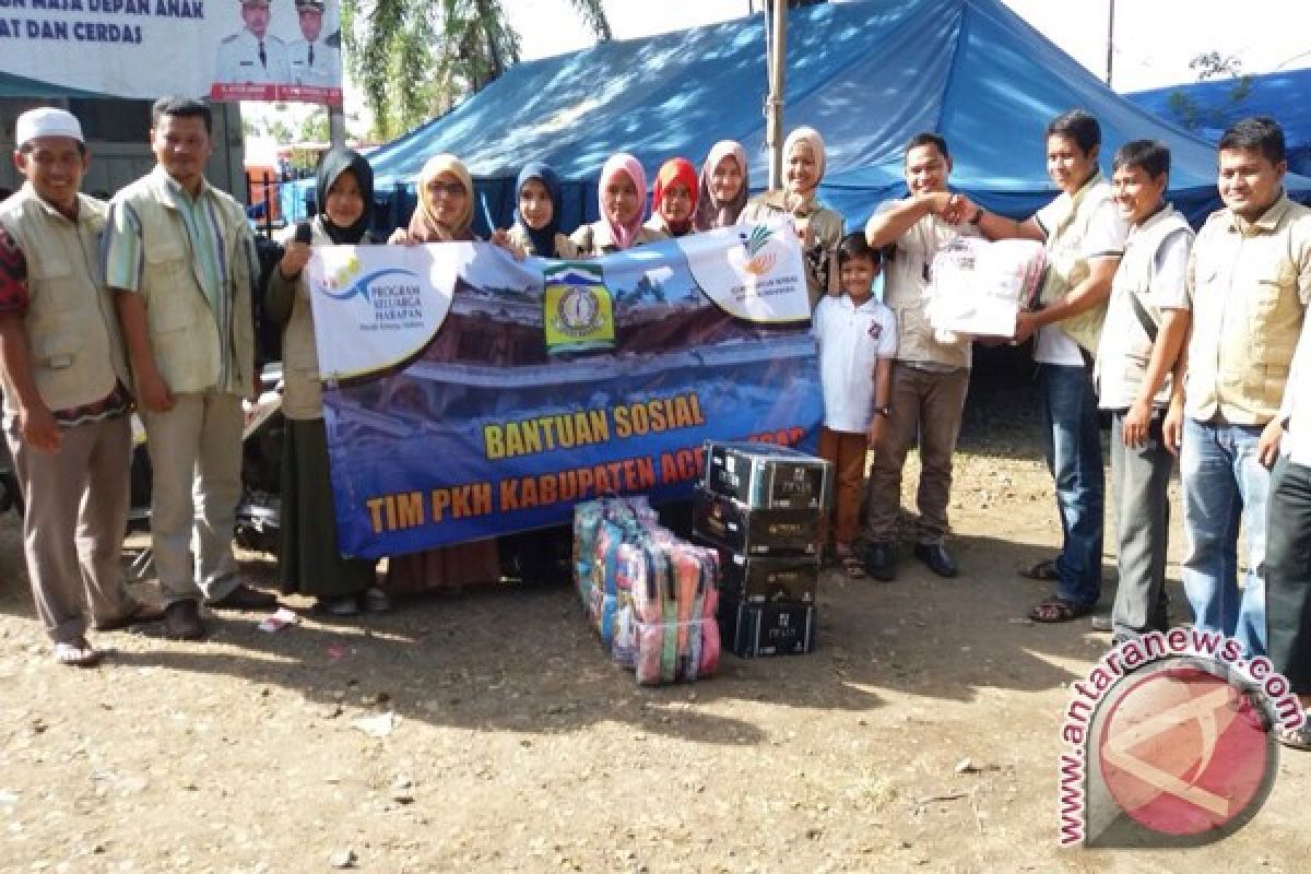 Pendamping program PKH Aceh Besar salurkan bantuan 