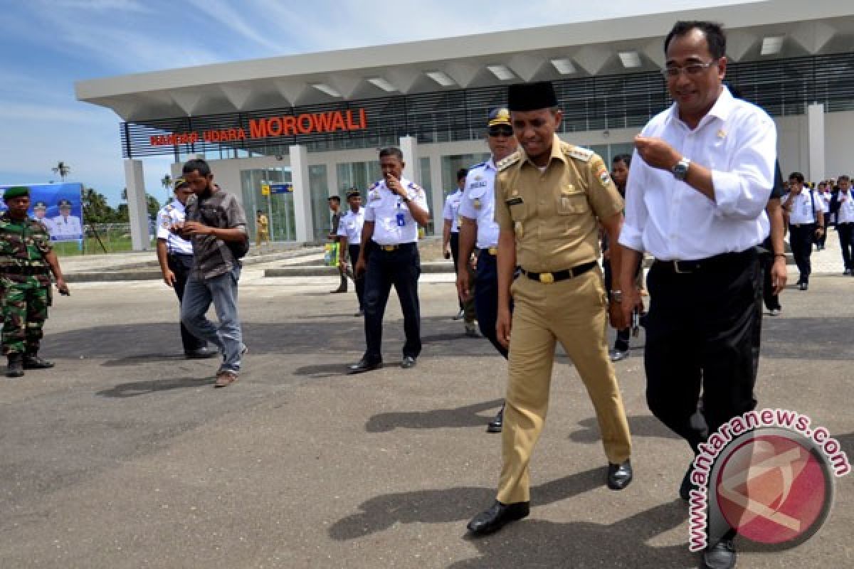 Cuaca buruk batalkan kunjungan Menhub ke Halmahera Timur