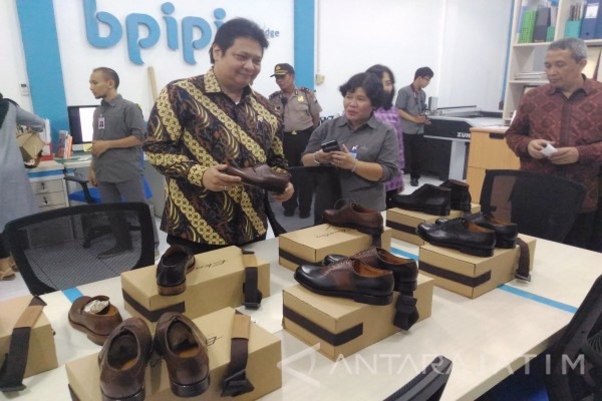 Menperin Targetkan Pertumbuhan Industri Sepatu Lima Persen