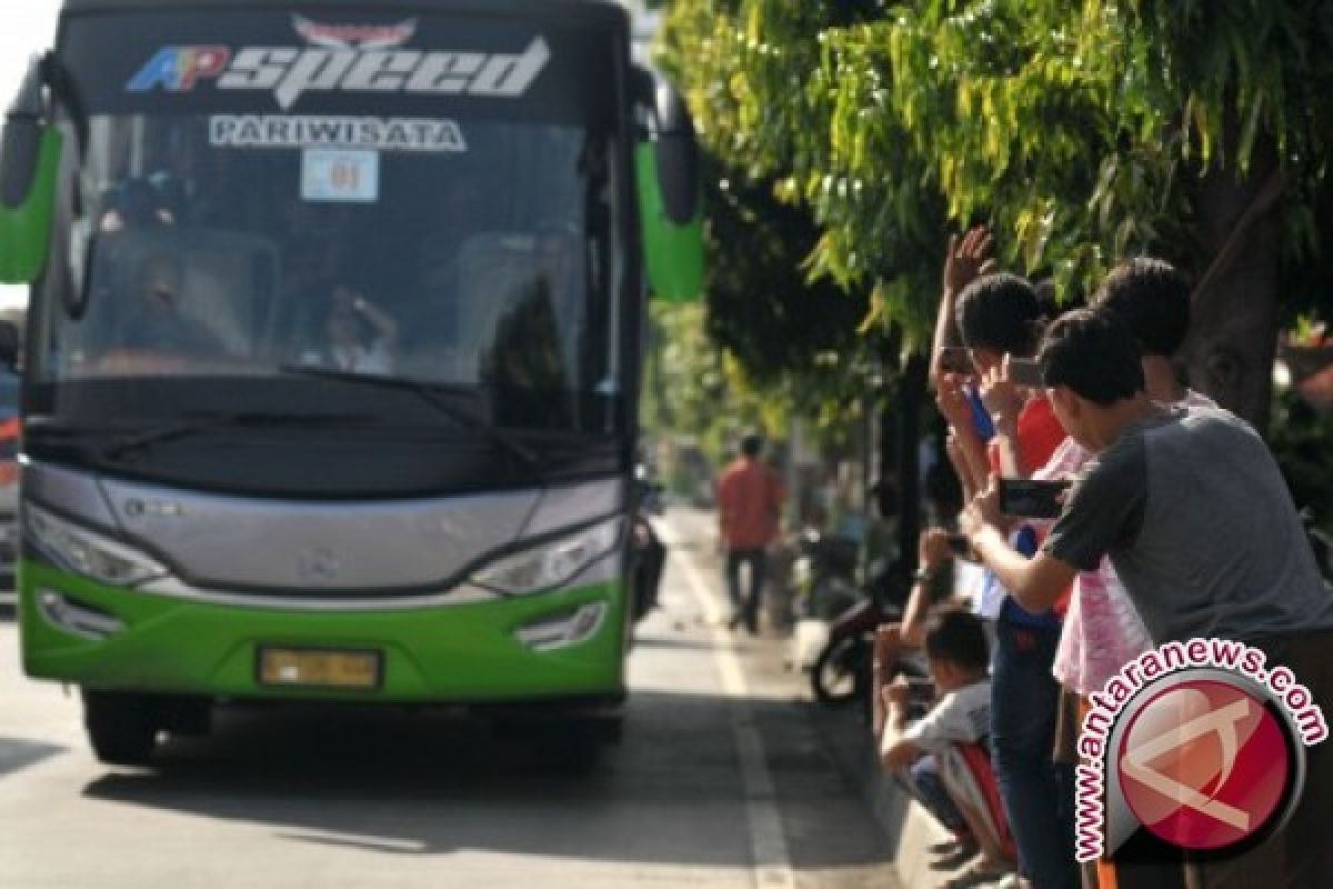 Menhub turunkan wisatawan Thailand dari bus