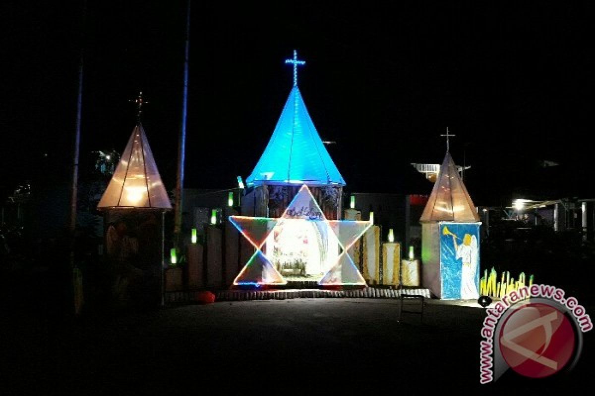 Pondok berlampu semarakkan suasana Natal di Papua 