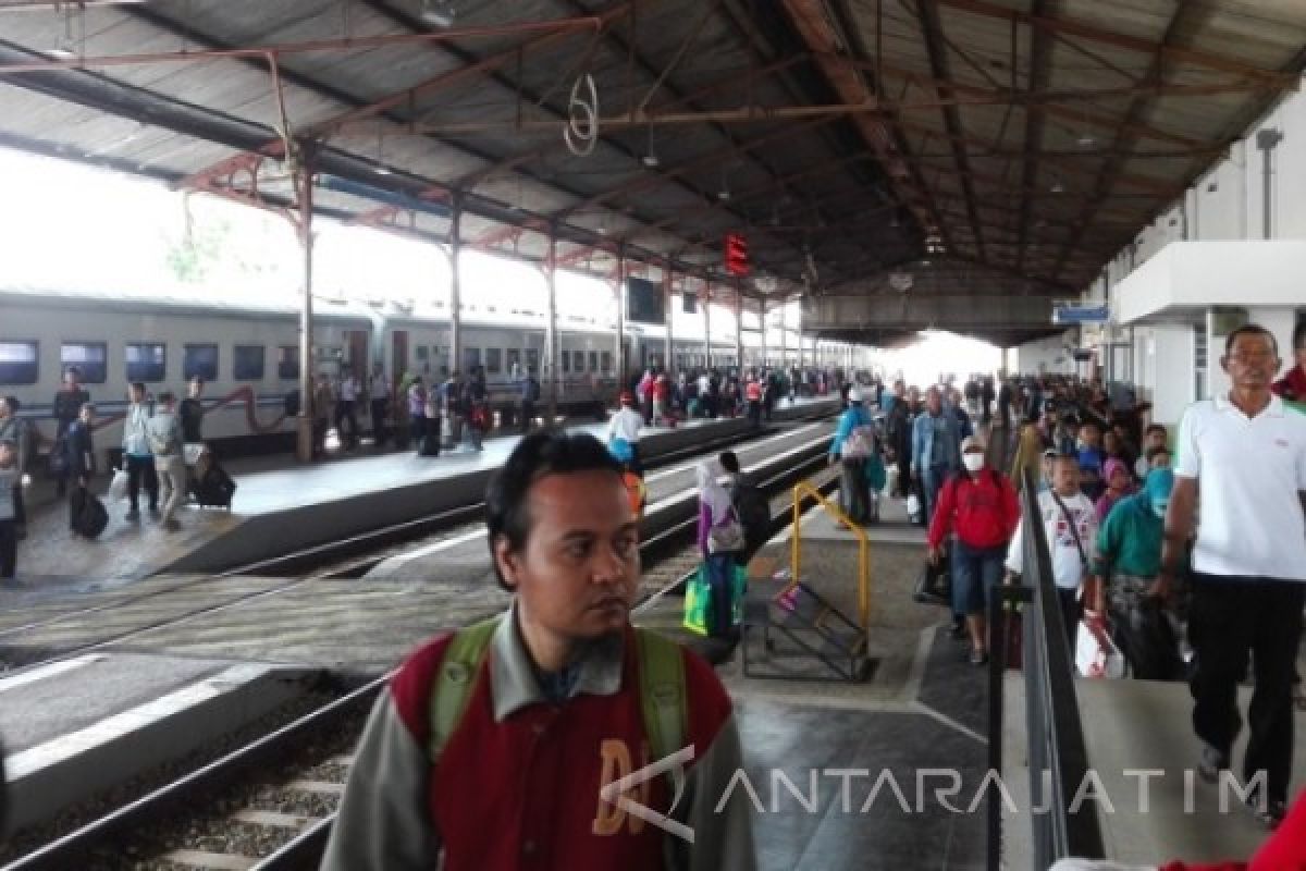 Arus Penumpang di Stasiun Daop Madiun Meningkat