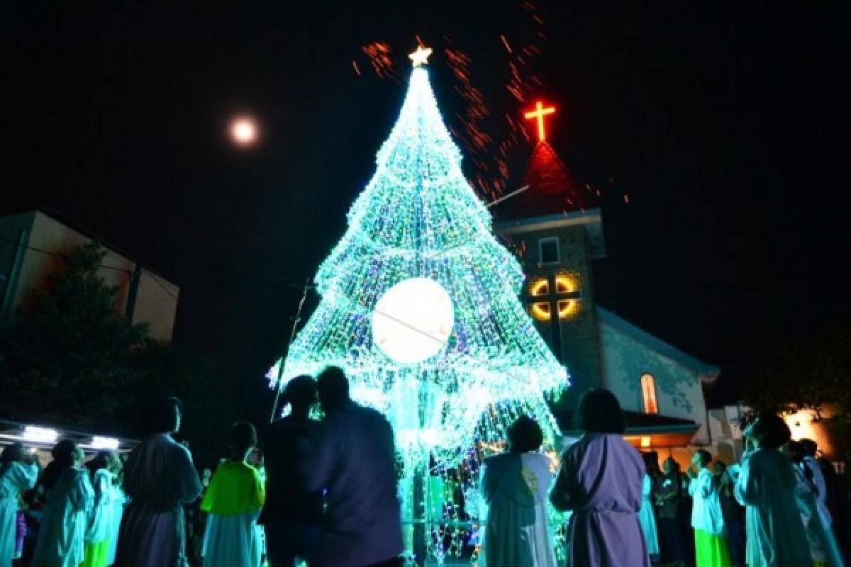 Ganjar Hadiri Perayaan Natal di Solo