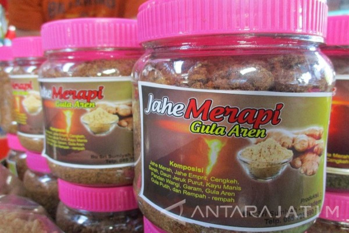 Minum Wedang Jahe di Kaki Merapi