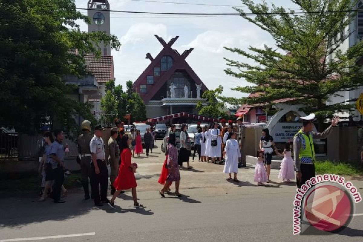 Perayaan Natal di Ketapang Aman