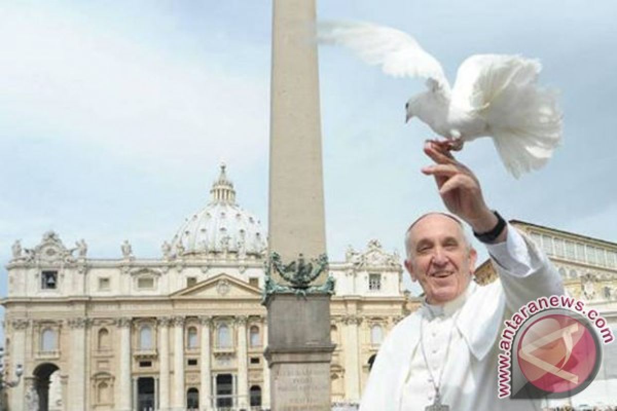 Paus: Natal Tersandera Materialisme