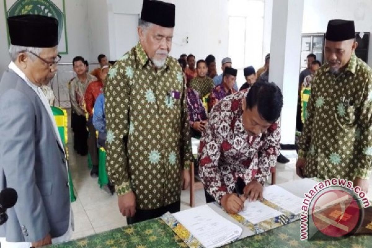 Wahadi Lantik Pengurus Muhammadiyah Paser