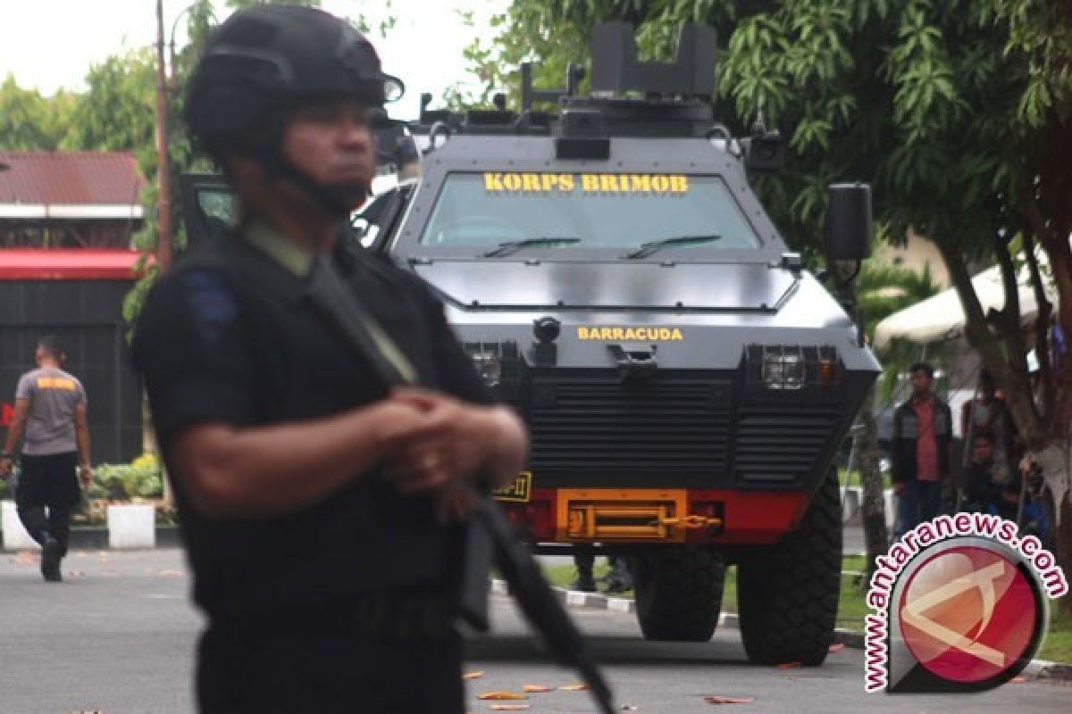 Jenazah Terduga Teroris Disemayamkan Sejenak di Rumahnya