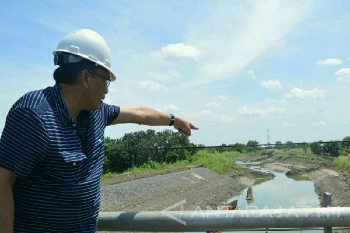 Bupati Gresik Temukan Proyek Normalisasi Sungai Amburadul