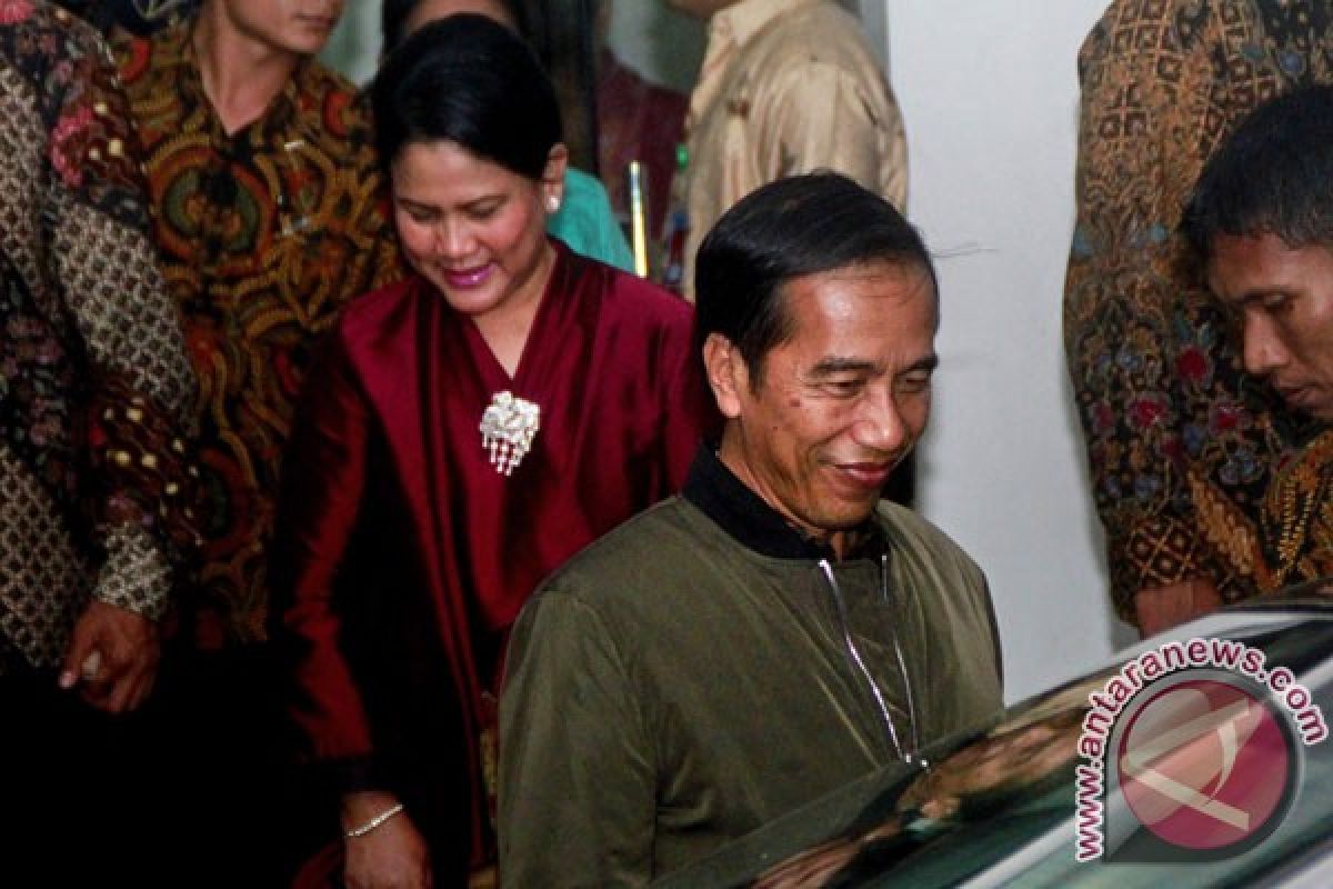 Presiden Jokowi tiba di Kupang