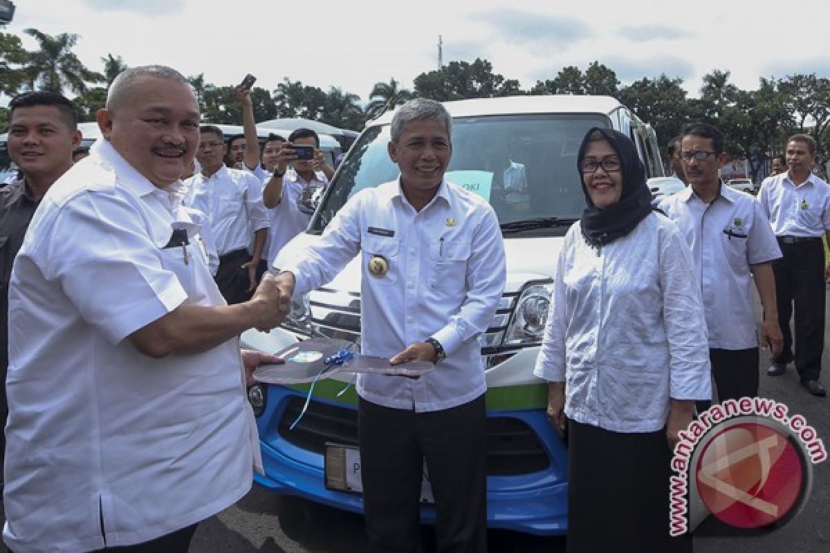 Kementerian pemberdayaan perempuan bantu mobil operasional Sumsel