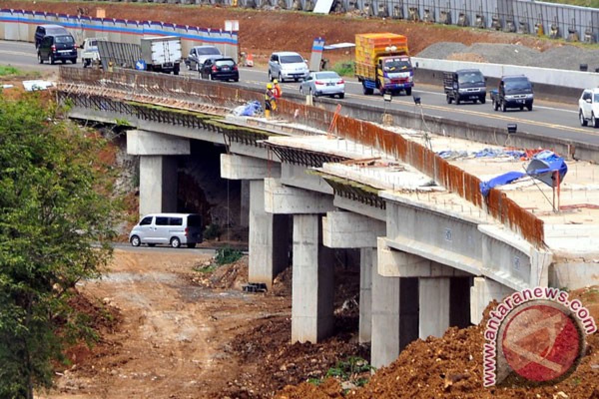 JPO di atas Tol Bocimi roboh, satu pekerja tewas