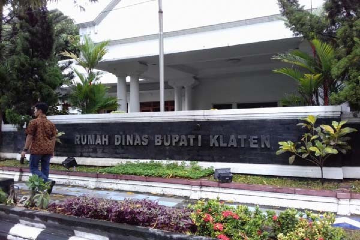 Pasca-OTT KPK, Rumah Bupati Klaten Tertutup Rapat