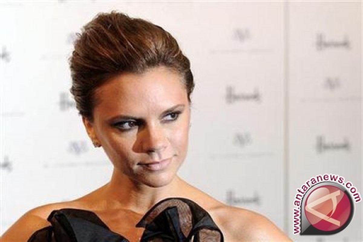 Wow! Victoria Beckham Dikabarkan Akan Terima Gelar OBE Dari Ratu Elizabeth