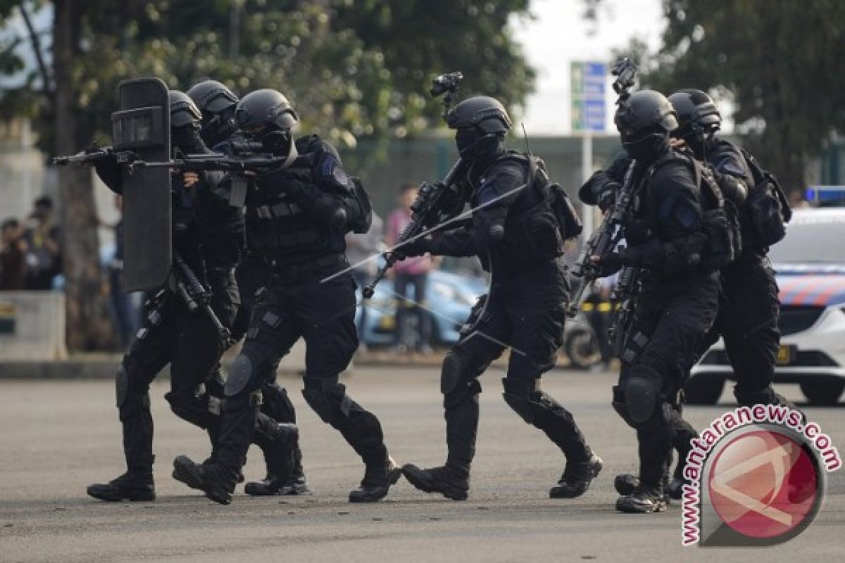 Densus Tangkap Delapan Terduga Teroris, Satu Diantaranya Tewas