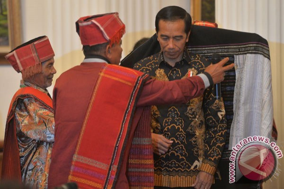 Ulos kuno langka dipamerkan di Museum Tekstil Jakarta