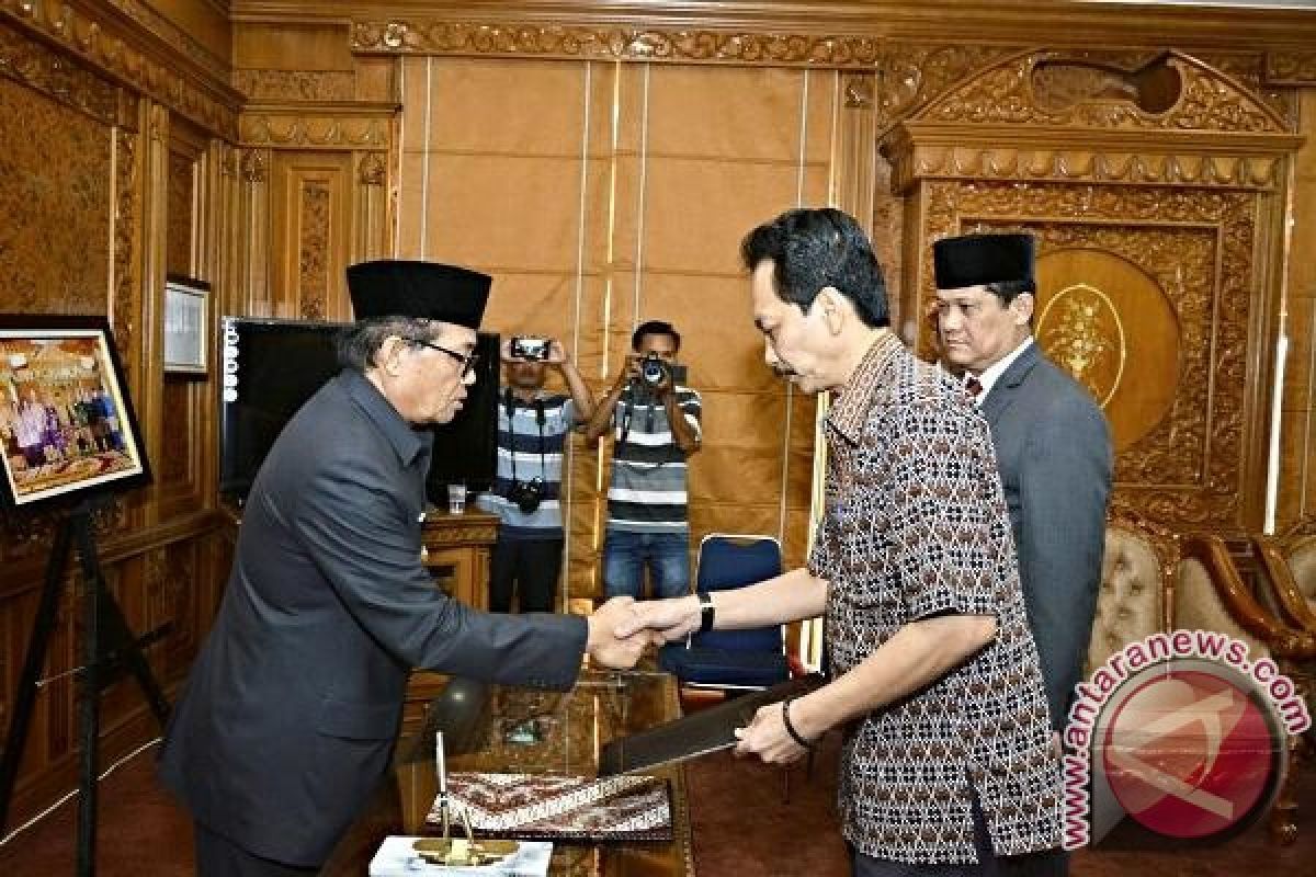 Ridham diberhentikan dari jabatannya sebagai Sekda