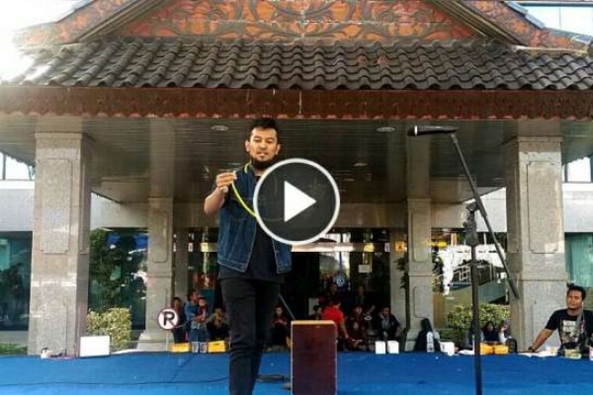 Aksi Sulap Devan di Festival Industri Kreatif Riau, Ini Videonya