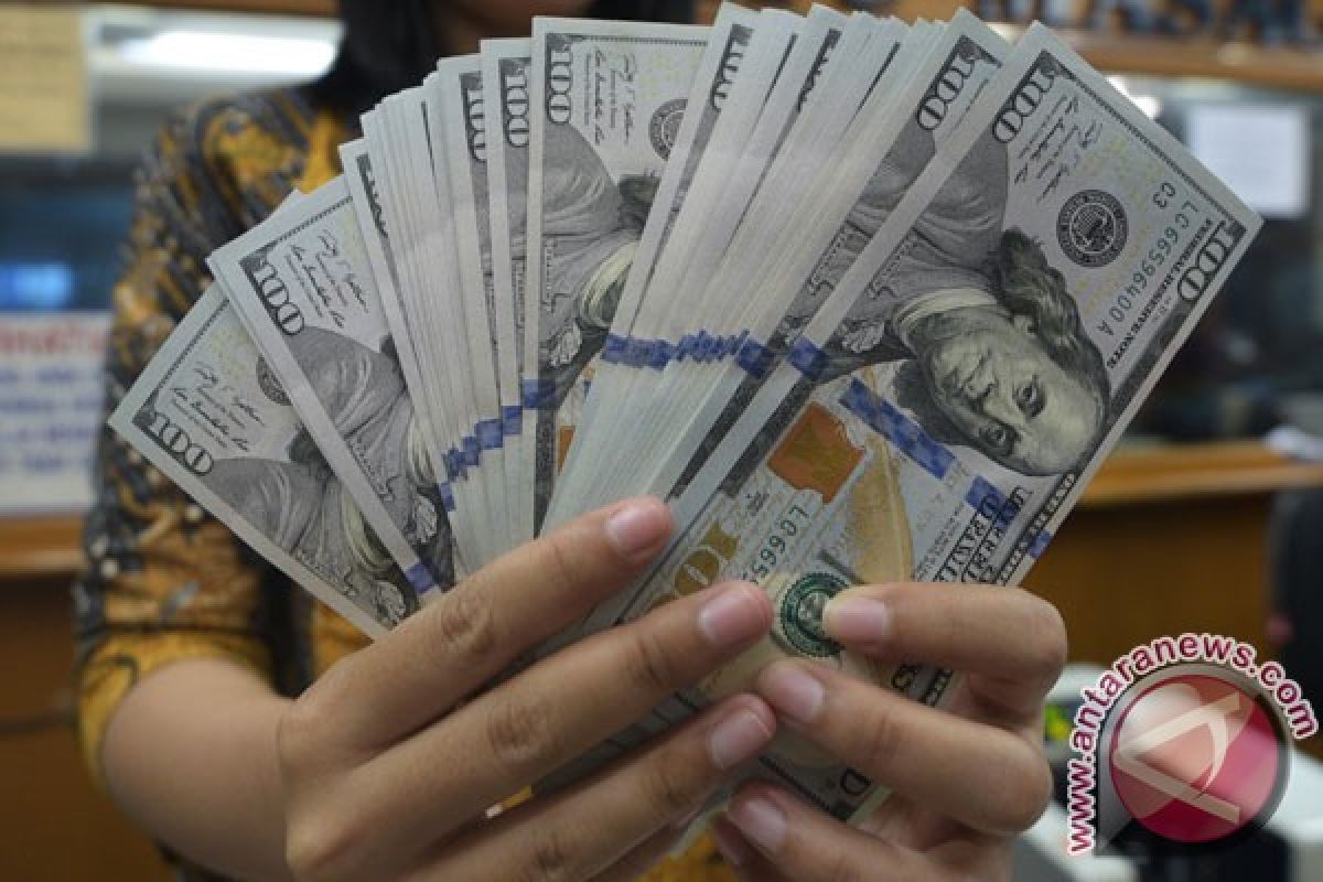 Dolar Amerika Serikat melemah ketika pertemuan The Fed dimulai