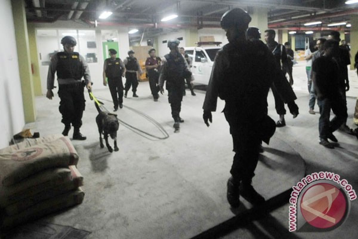Polisi tangani kotak diduga bom di Transmart Lampung