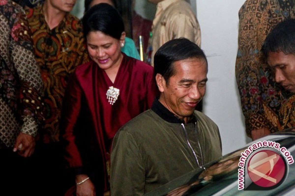 Presiden Jokowi hadiahi tujuh sepeda untuk petani