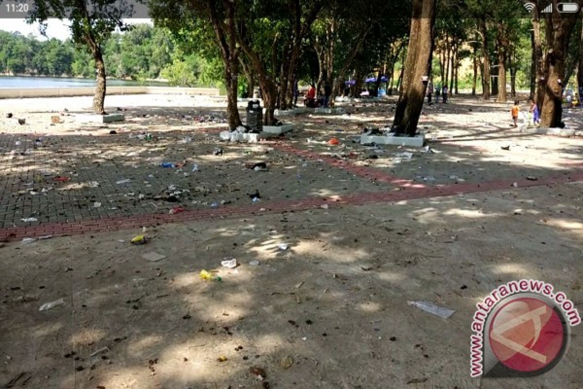 Pantai Pulau Datok Dipenuhi Sampah