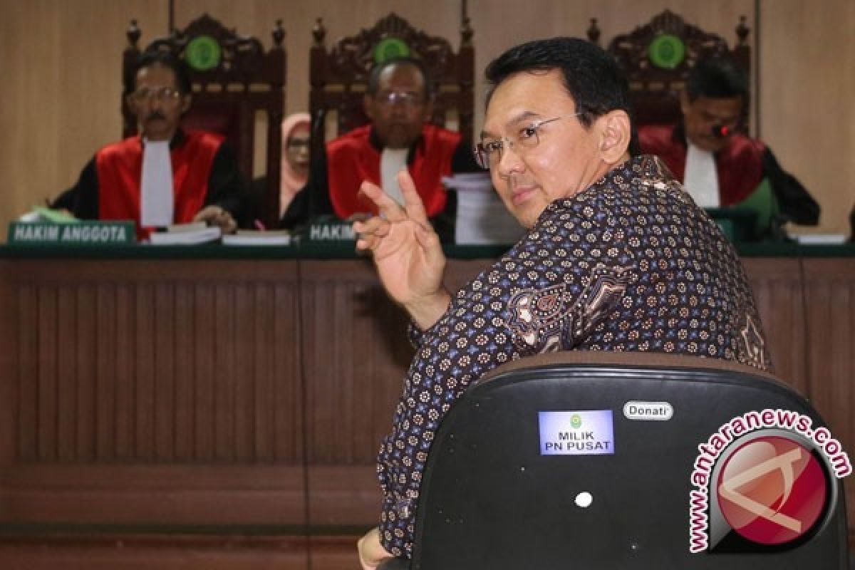 Ada 6 Saksi, Sidang Ahok Diperkirakan Sampai Malam Hari 