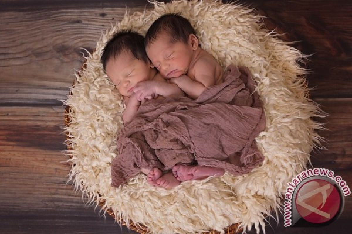 Luar Biasa! Dua Pasang Anak Kembar Ini Lahir Pada Tahun Yang Berbeda