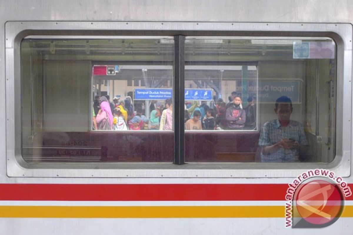 Ada genangan di rel, ini perubahan perjalanan KRL