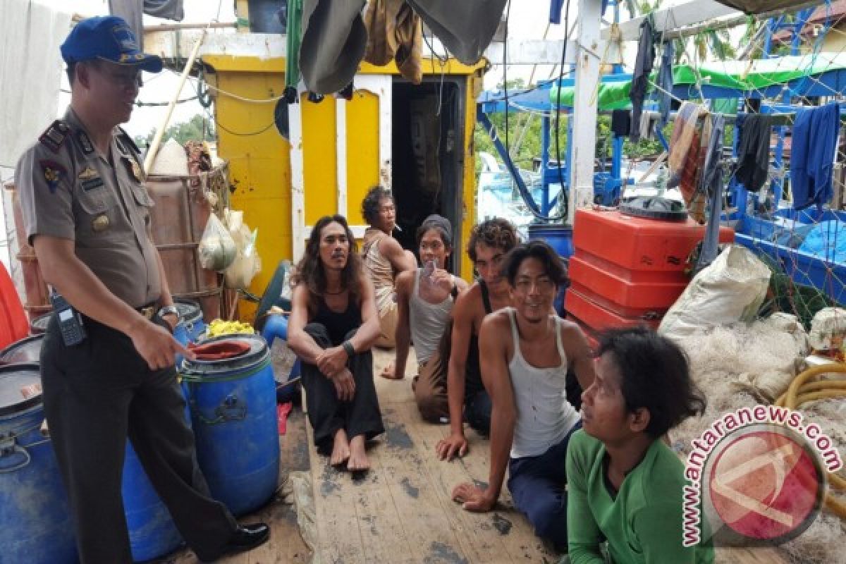 Polair Ketapang Imbau Nelayan Waspada Cuaca Buruk