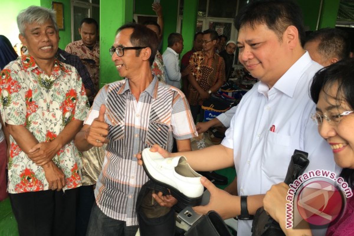 Menperin wacanakan "material center" amankan bahan baku alas kaki