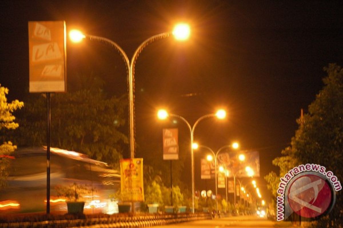 Pemkot Kupang pasang 2.000 lampu penerangan jalan