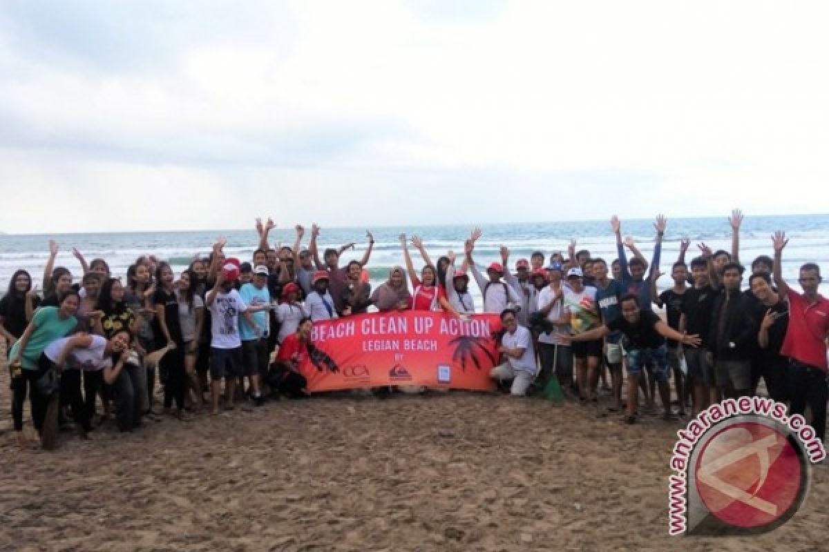 CCAI, Quiksilver, dan Komunitas Kolaborasi Untuk Kebersihan Pantai Bali di Community Beach Clean-Up 2016