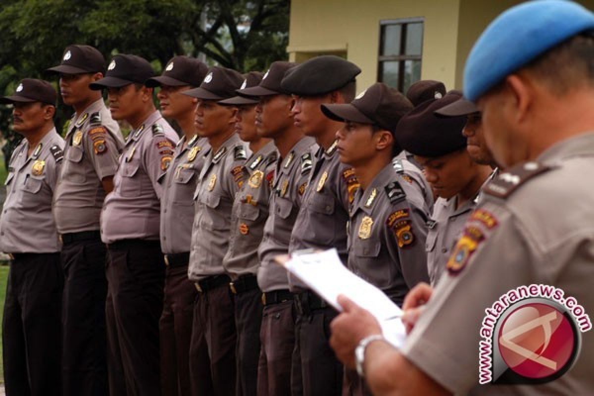 Polda Kalsel Berhentikan 14 Personel 