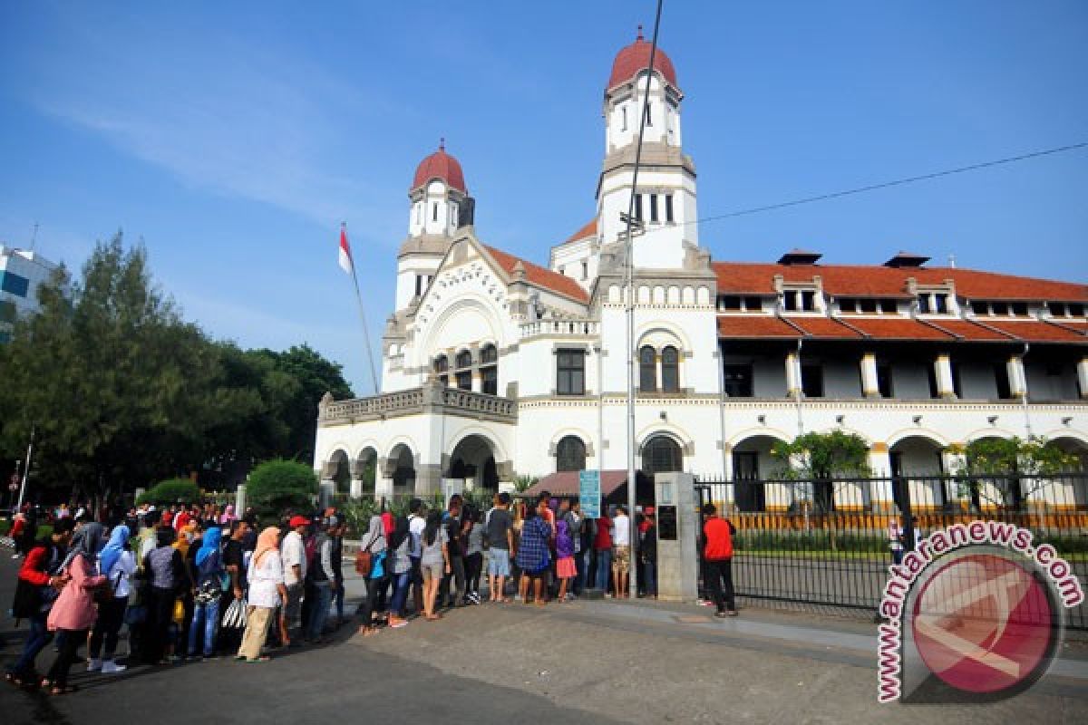 Ngabuburit sambil belajar sejarah Lawang Sewu