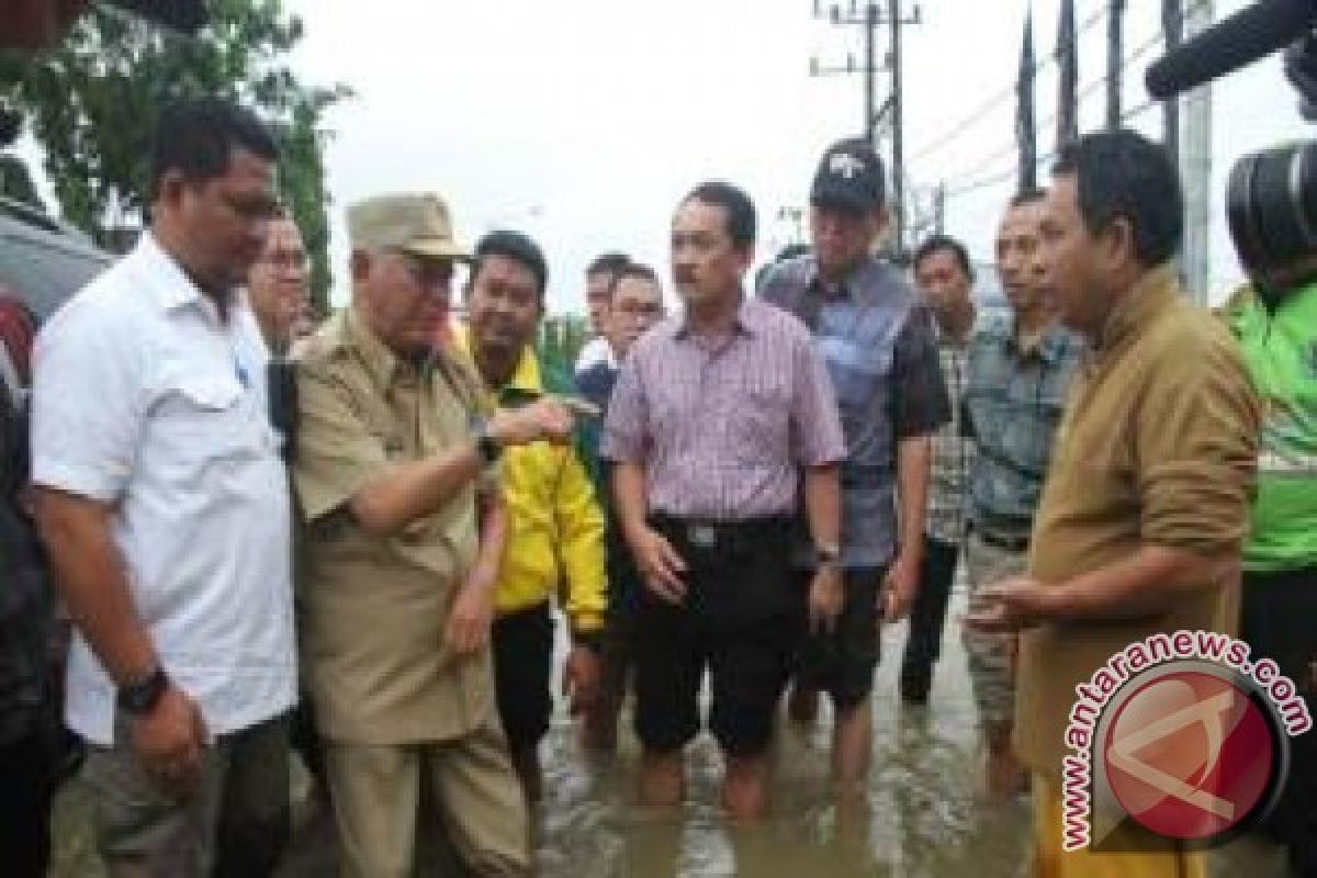  Gubernur Tinjau Titik Rawan Banjir, Longsor dan Kebakaran
