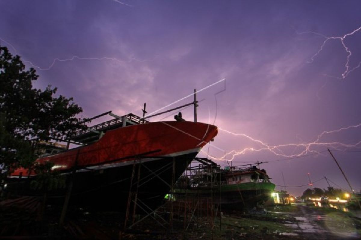 Waspada pasang air laut serta aingin kencang