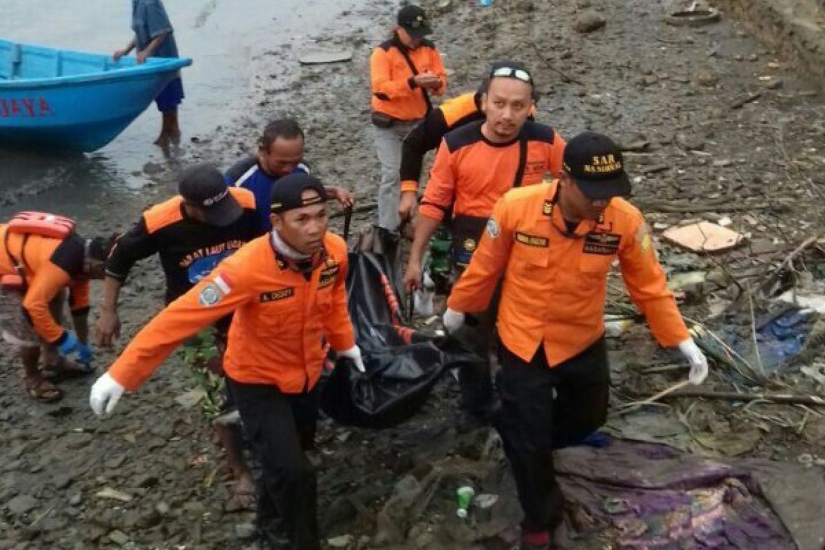 Mayat Pria di Sungai Serayu Dievakuasi Petugas Gabungan