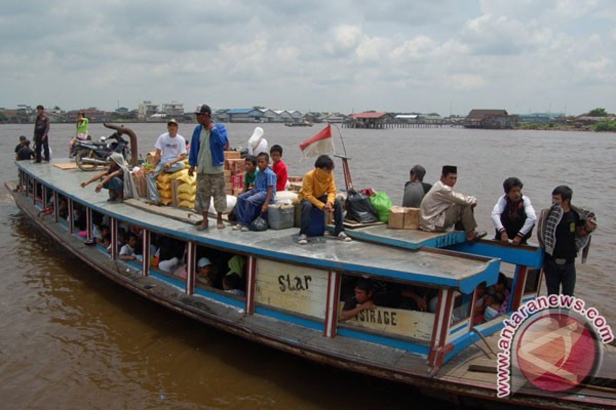 Perahu  bermuatan puluhan pelajar karam di Sungai Mentaya