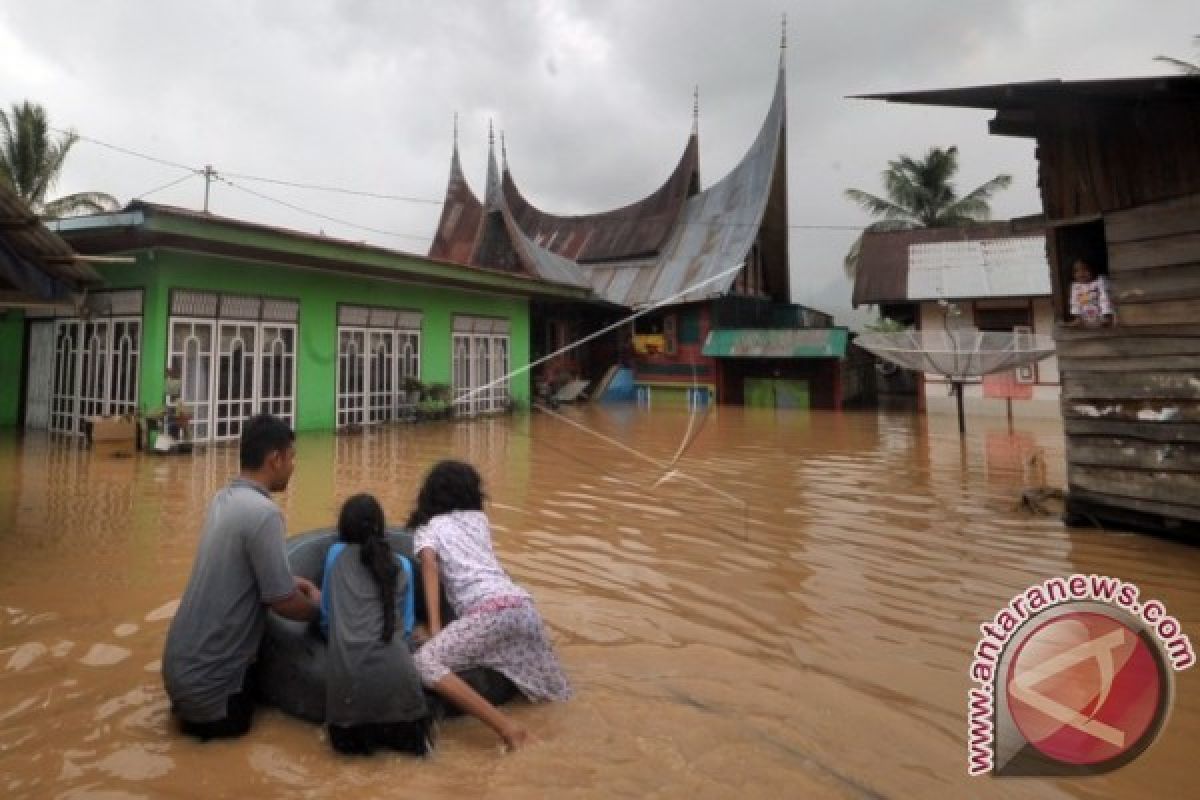 Ribuan Orang 11 Kabupaten/Kota Sumbar Terdampak Banjir