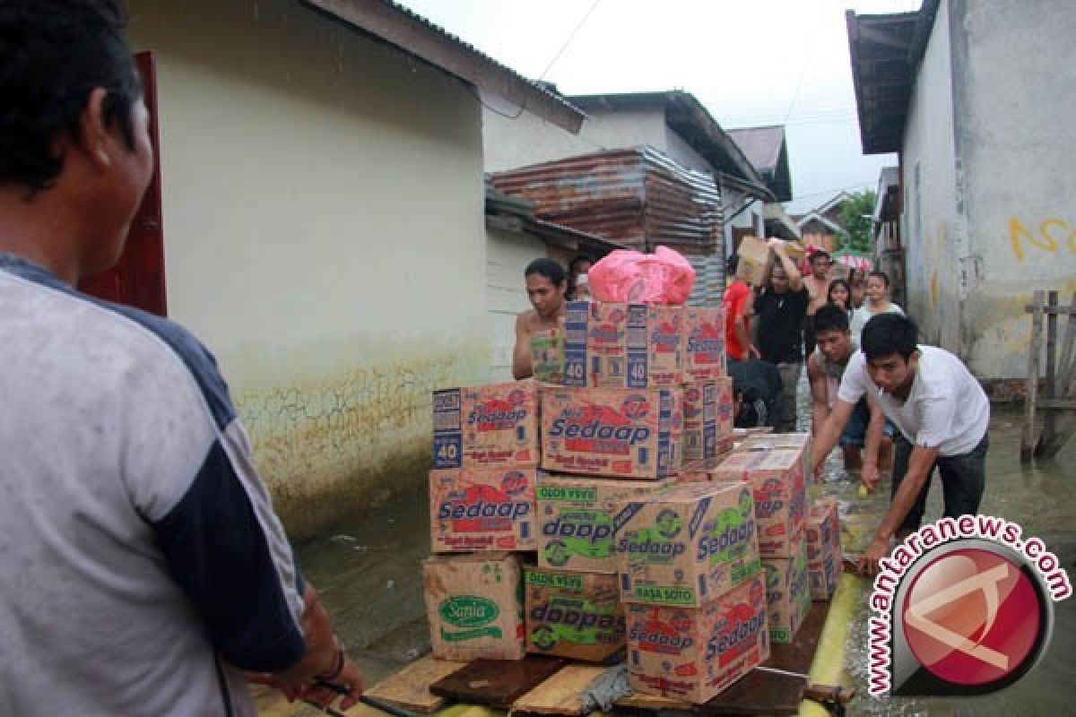 Helikopter Mulai Distribusikan Logistik di Limapuluh Kota