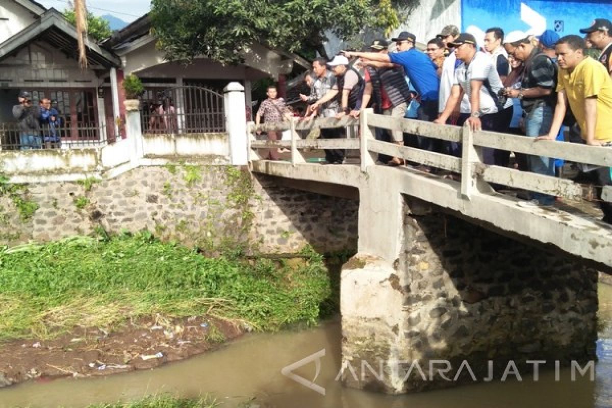 Wagub Jatim Minta Selidiki Kepastian Penyebab Banjir Pasuruan