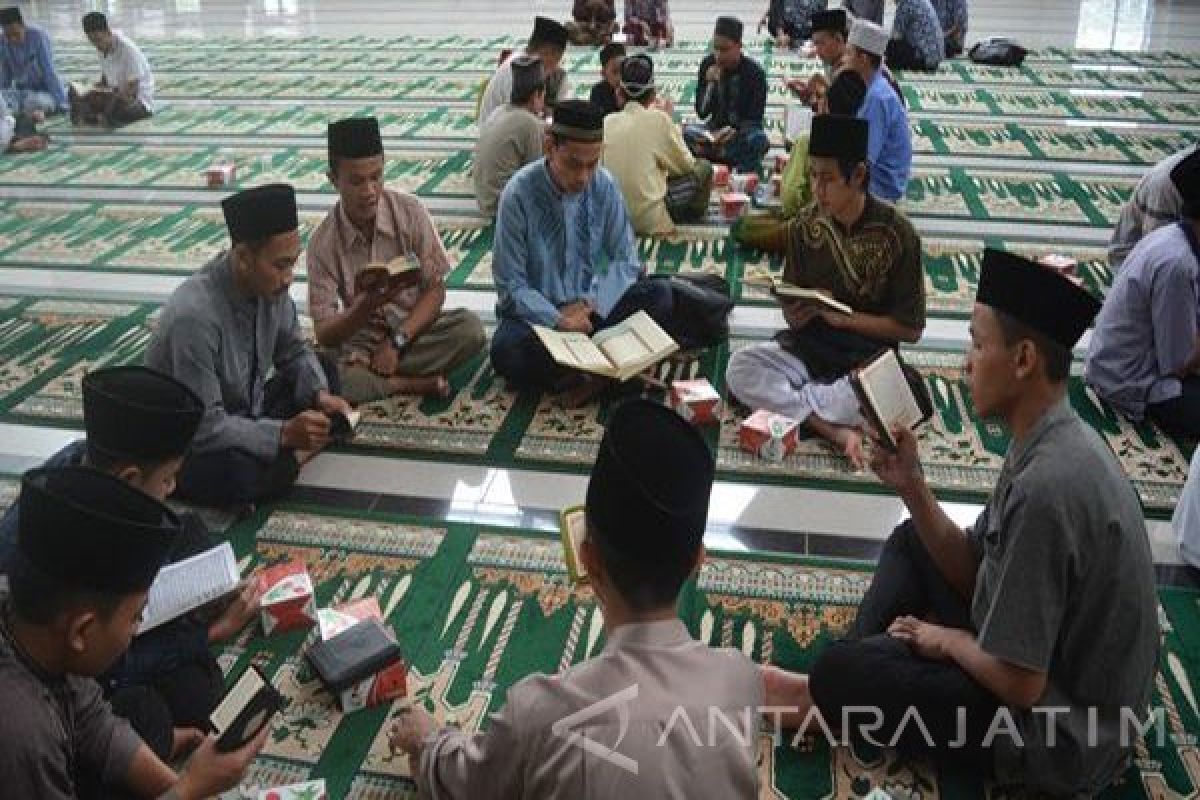 Pemkab Sampang Cabut Tunjangan Lima Guru Ngaji