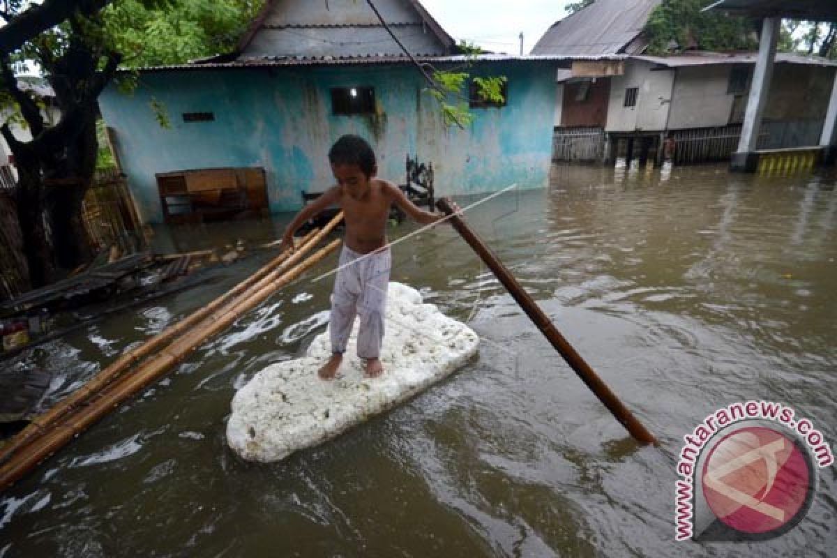 Sejumlah permukiman terendam banjir di Kendari