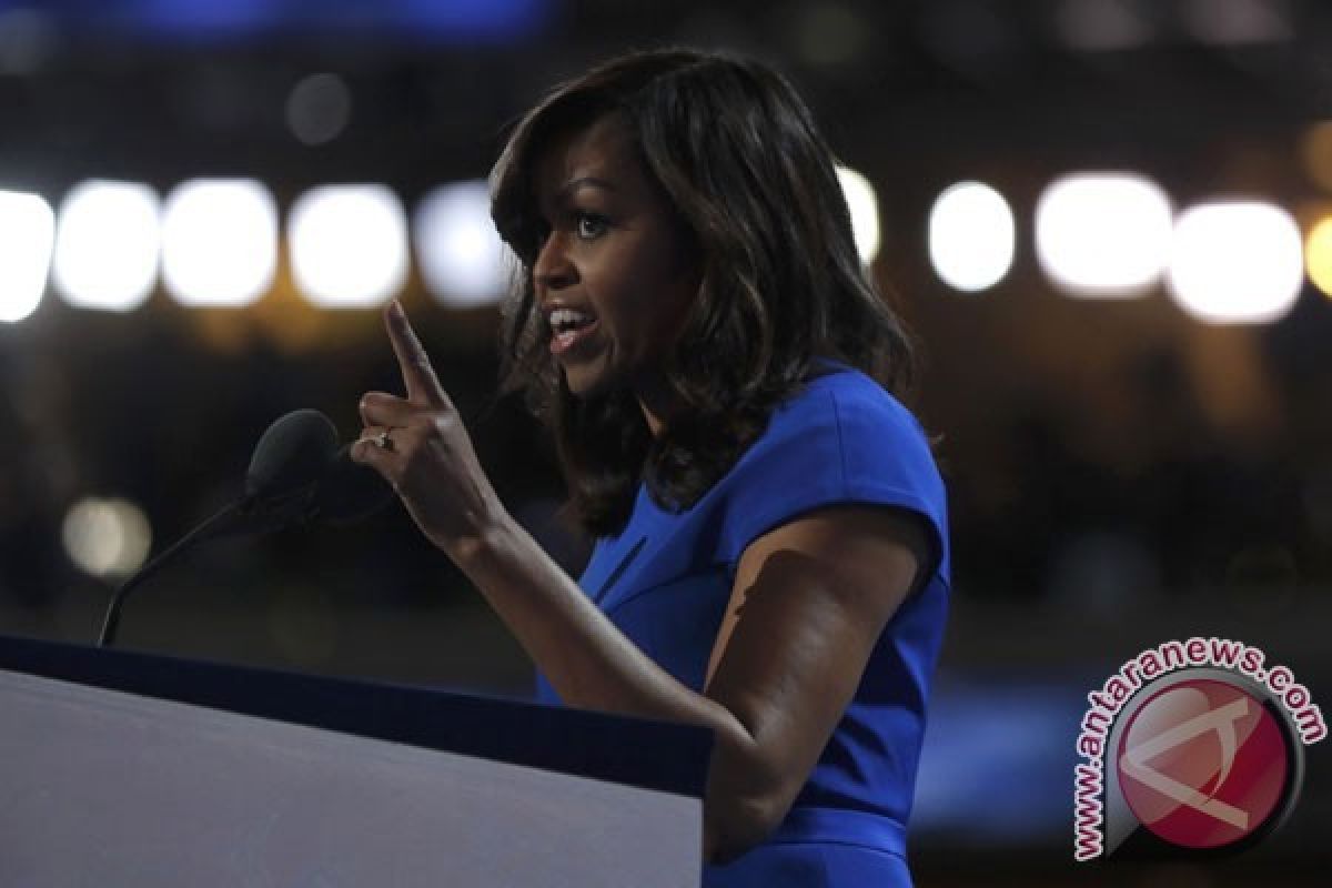 Dalam pidato perpisahan emosional, Michelle Obama agungkan perbedaan